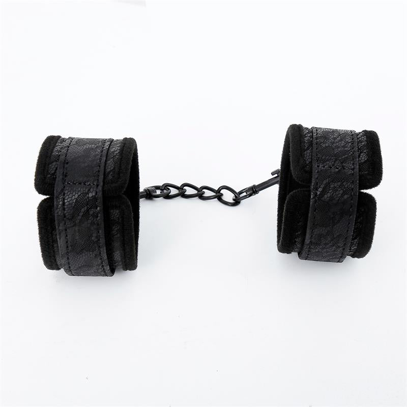 Adjustable handcuffs